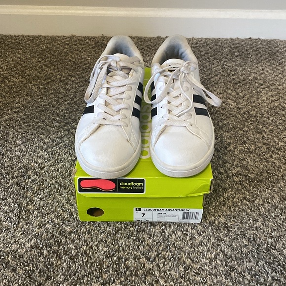 Size 7 Adidas Grand Court w/ Cloudfoam cushion - Picture 3 of 4